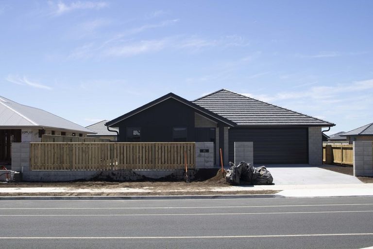 Photo of property in 205 Te Okuroa Drive, Papamoa, 3118