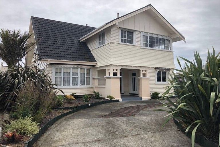 Photo of property in 244 Saint Aubyn Street, New Plymouth, 4310