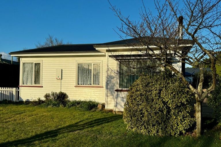 Photo of property in 32 Mathias Street, Darfield, 7510