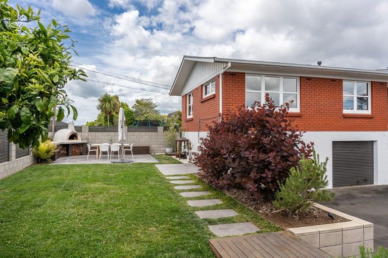 Photo of property in 180 Sandwich Road, St Andrews, Hamilton, 3200