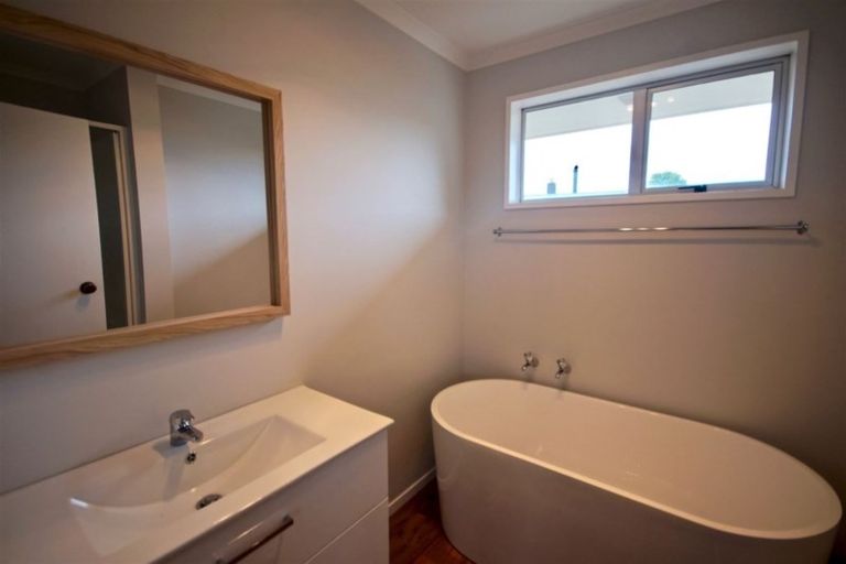 Photo of property in 8 Saint Leonards Street, Culverden, 7392