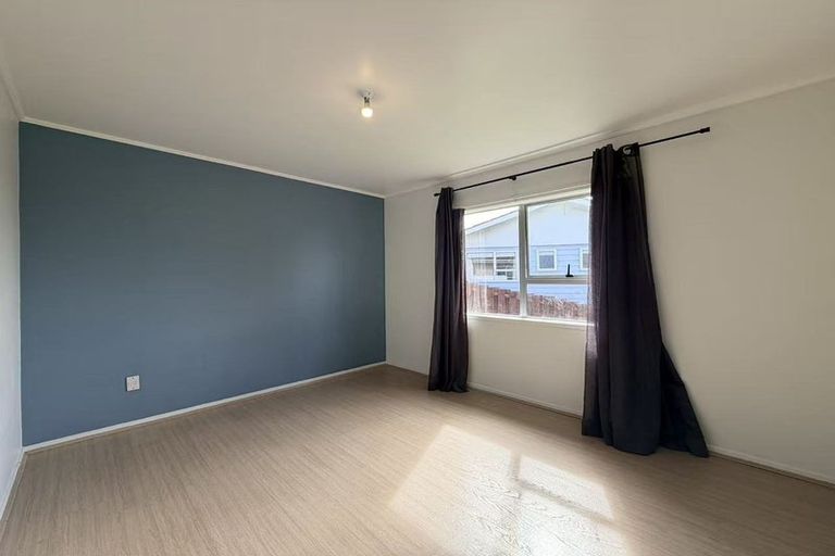 Photo of property in 10 Celeste Place, Totara Vale, Auckland, 0627