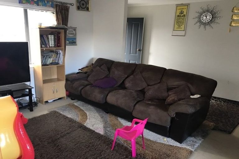 Photo of property in 27 Tussock Avenue, Mangere, Auckland, 2022