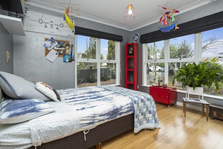 Photo of property in 8 Wellesley Road, Mangere Bridge, Auckland, 2022