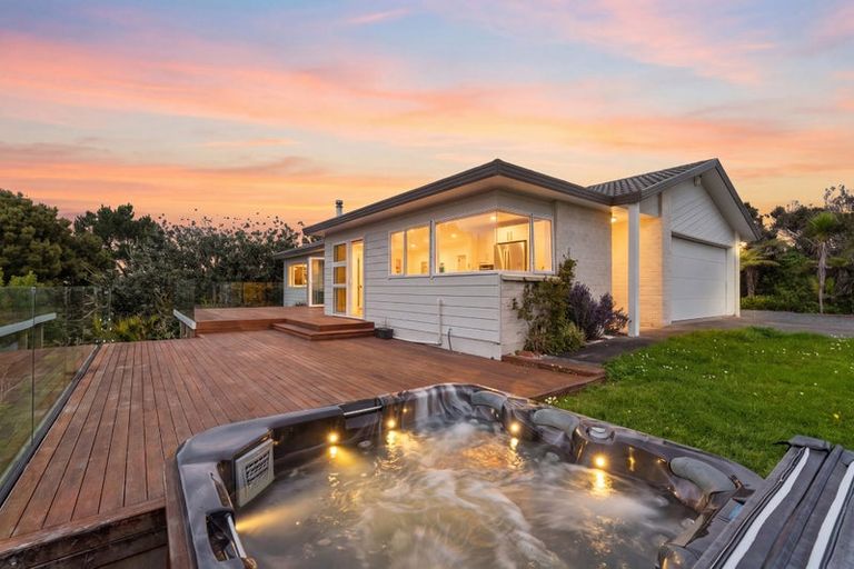 Photo of property in 233 Whitehills Road, Waitoki, Silverdale, 0994