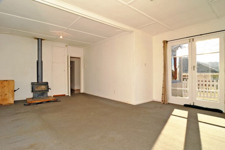Photo of property in 11 Owen Street, Green Island, Dunedin, 9018