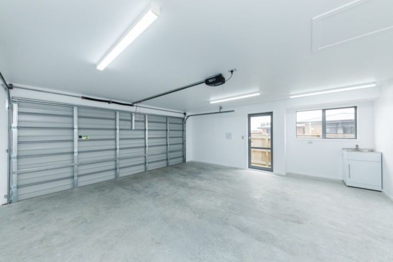 Photo of property in 25 Barry Curtis Place, Levin, 5510