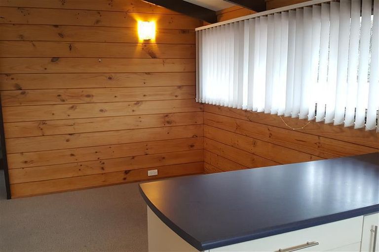 Photo of property in 3 Veale Road, Frankleigh Park, New Plymouth, 4310