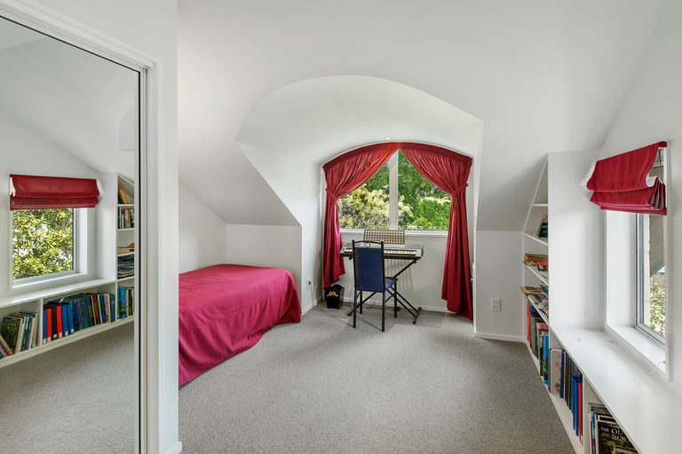 Photo of property in 30 Chateau Drive, Burnside, Christchurch, 8053