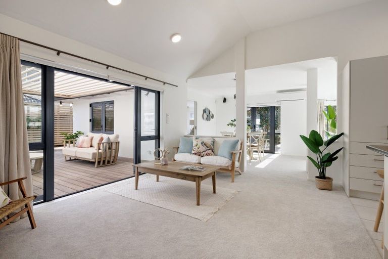 Photo of property in 16 Palm Beach Boulevard, Papamoa Beach, Papamoa, 3118