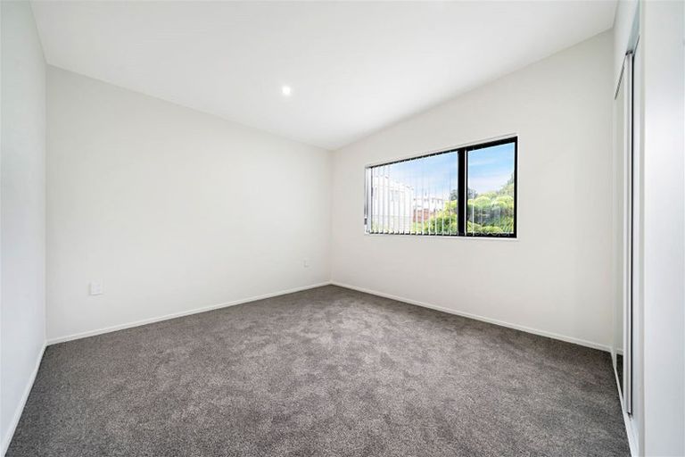 Photo of property in 16a Glen Marine Parade, Glendene, Auckland, 0602