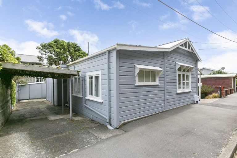 Photo of property in 150 Russell Terrace, Berhampore, Wellington, 6023
