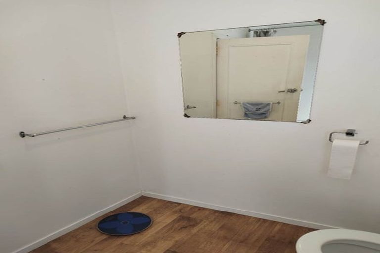 Photo of property in 15 Hooker Avenue, Bryndwr, Christchurch, 8053