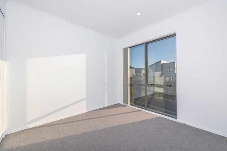 Photo of property in 14 Waenganui Road, Hobsonville, Auckland, 0616