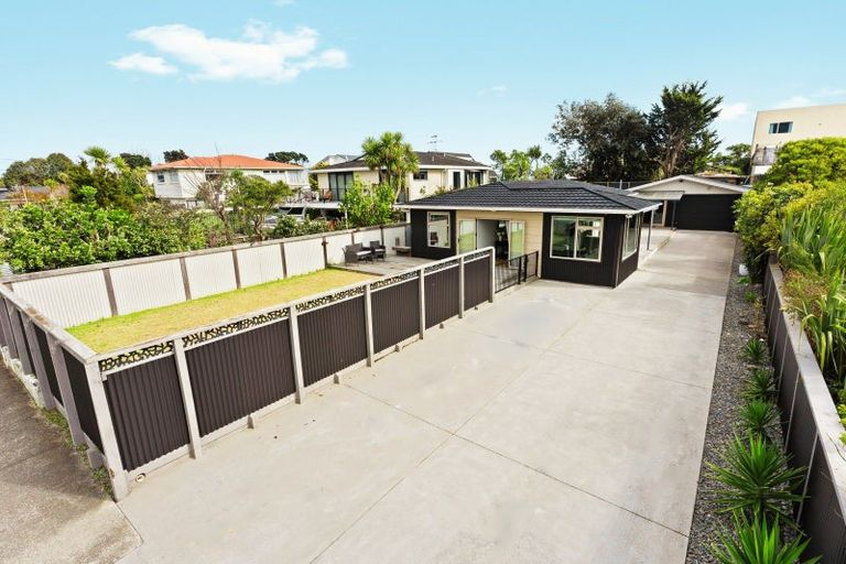 Photo of property in 50 Seaview Road, Paraparaumu Beach, Paraparaumu, 5032