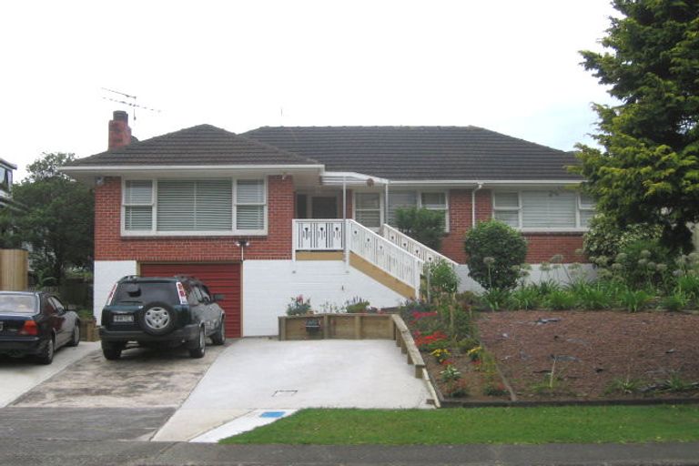 Photo of property in 15 James Evans Drive, Northcote, Auckland, 0627