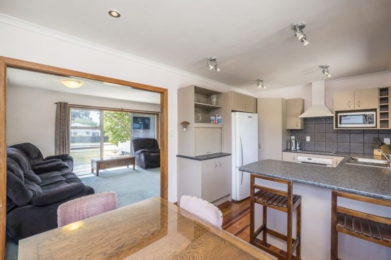 Photo of property in 38 Walton Road, Paraparaumu Beach, Paraparaumu, 5032