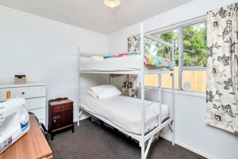 Photo of property in 1/7 Classic Grove, Bayview, Auckland, 0629
