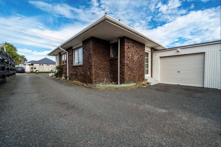 Photo of property in 5 Union Street, Merrilands, New Plymouth, 4312