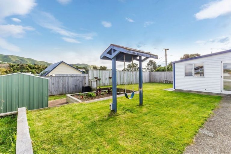 Photo of property in 86 Fraser Avenue, Johnsonville, Wellington, 6037