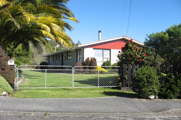 Photo of property in 3 Tramway Street, Ross, 7812