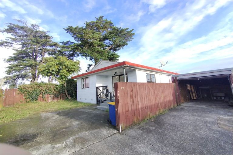 Photo of property in 1/81 Luanda Drive, Ranui, Auckland, 0612