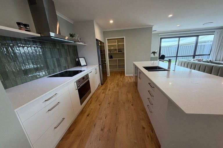 Photo of property in 11 Tutira Place, Poraiti, 4112