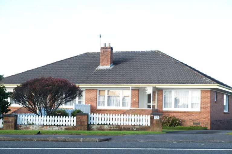 Photo of property in 2/114 Cook Street, Cockle Bay, Auckland, 2014