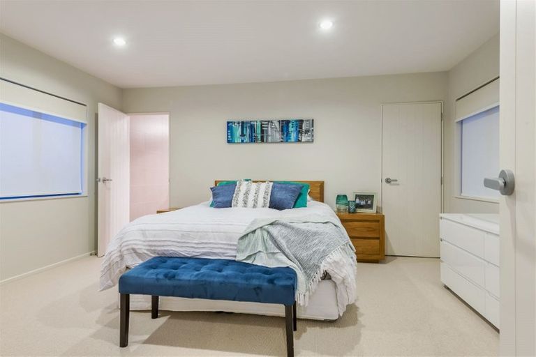 Photo of property in 137 Luckens Road, West Harbour, Auckland, 0618