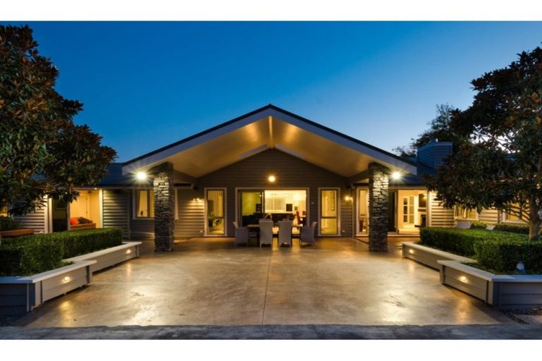 Photo of property in 55 Riverhead Road, Kumeu, 0810