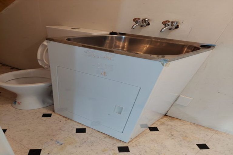 Photo of property in 2/328 East Coast Road, Sunnynook, Auckland, 0632