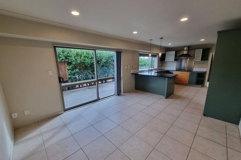 Photo of property in 15 Meteor Place, Schnapper Rock, Auckland, 0632