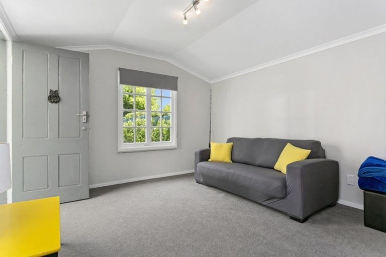 Photo of property in 40a Clare Street, Cambridge, 3434