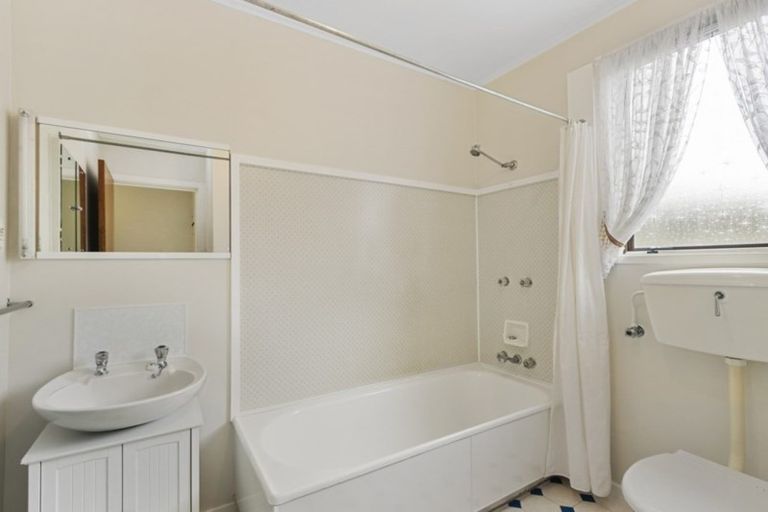 Photo of property in 34 Timaru Grove, Kelson, Lower Hutt, 5010