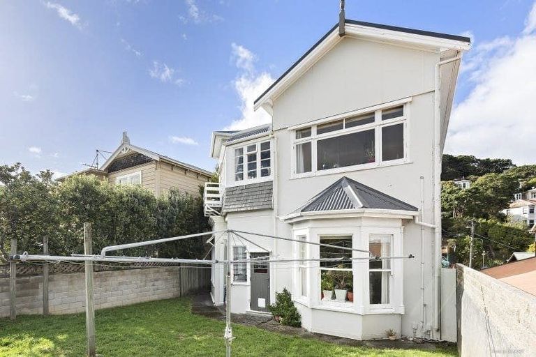 Photo of property in 1/57 Hawker Street, Mount Victoria, Wellington, 6011