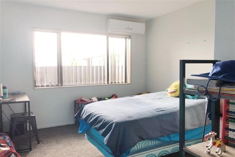 Photo of property in 318 Triangle Road, Massey, Auckland, 0614