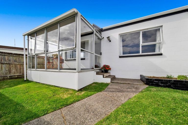 Photo of property in 10a Banks Street, Marfell, New Plymouth, 4310