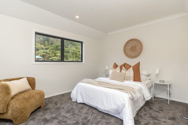 Photo of property in 20a Korau Grove, Stokes Valley, Lower Hutt, 5019