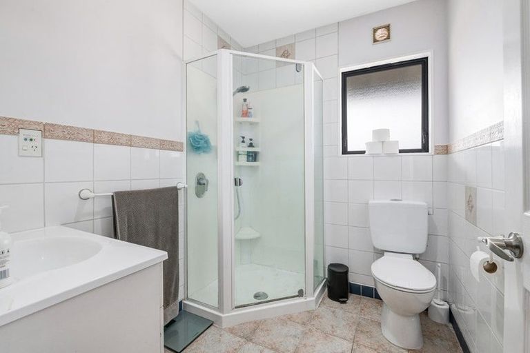 Photo of property in 18 Roseville Road, Gulf Harbour, Whangaparaoa, 0930