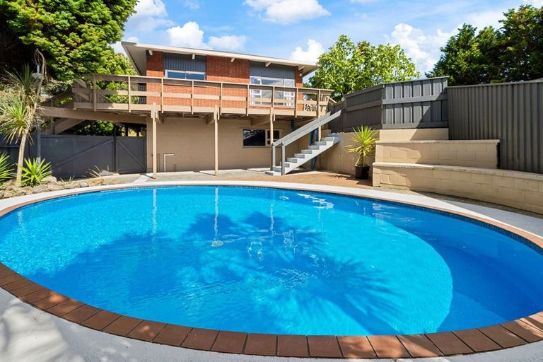 Photo of property in 61 Maungakaramea Road, Puwera, Whangarei, 0178