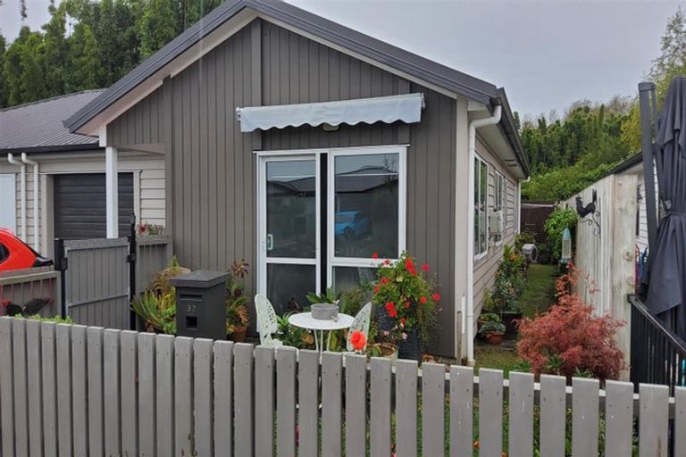 Photo of property in 37 Harore Road, Takanini, 2112