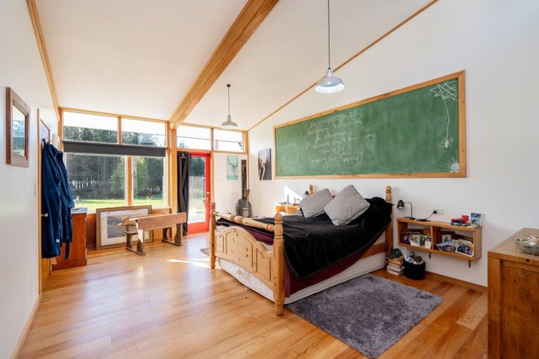 Photo of property in 6 Quarry Hills Fortification Road, Quarry Hills, Tokanui, 9884