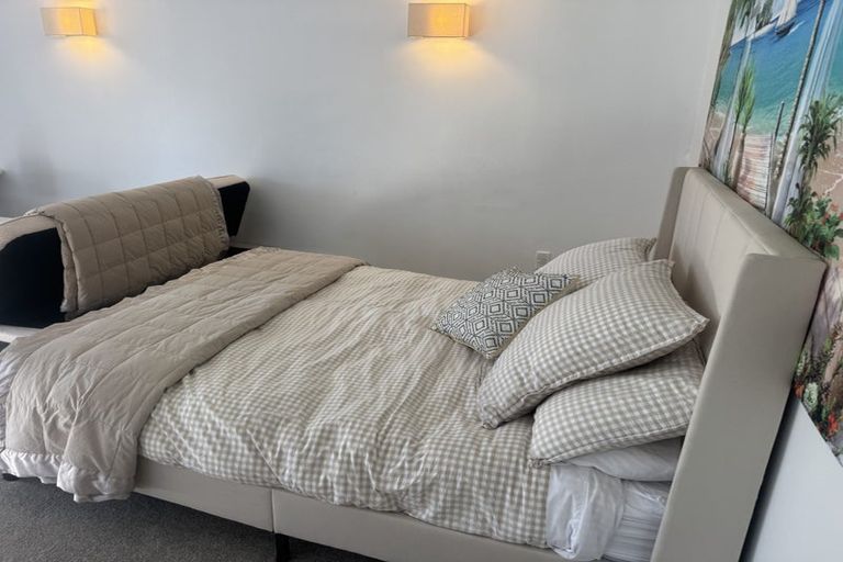 Photo of property in 279 Royal Road, Massey, Auckland, 0614