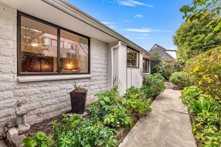 Photo of property in 3 Caroline Crescent, Highbury, Palmerston North, 4412