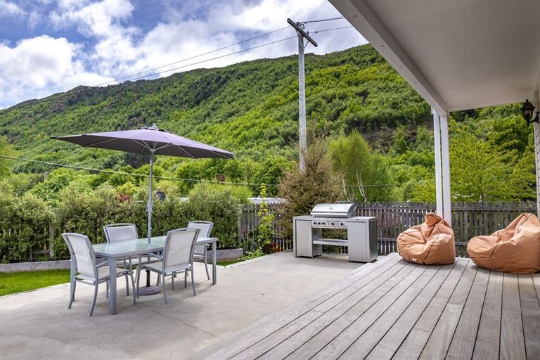 Photo of property in 8 Boundary Street, Arrowtown, 9302