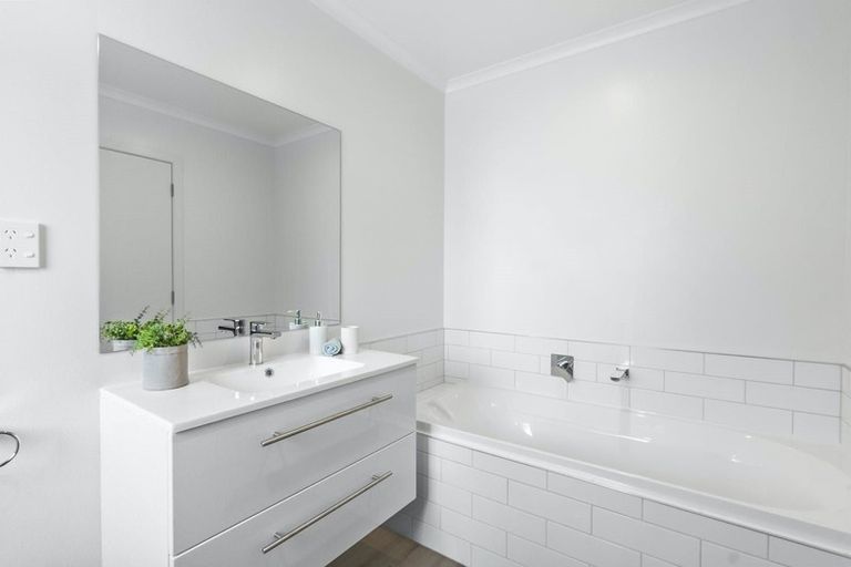 Photo of property in 2/74 Clyde Street, Hamilton East, Hamilton, 3216