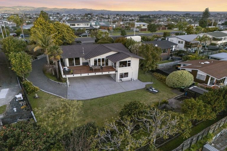 Photo of property in 37 Brookfield Terrace, Brookfield, Tauranga, 3110