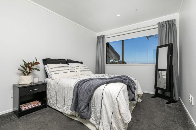 Photo of property in 44 West Harbour Drive, West Harbour, Auckland, 0618