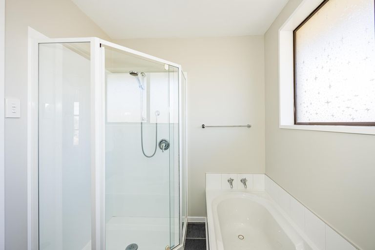 Photo of property in 9 Perth Street, South Hill, Oamaru, 9400