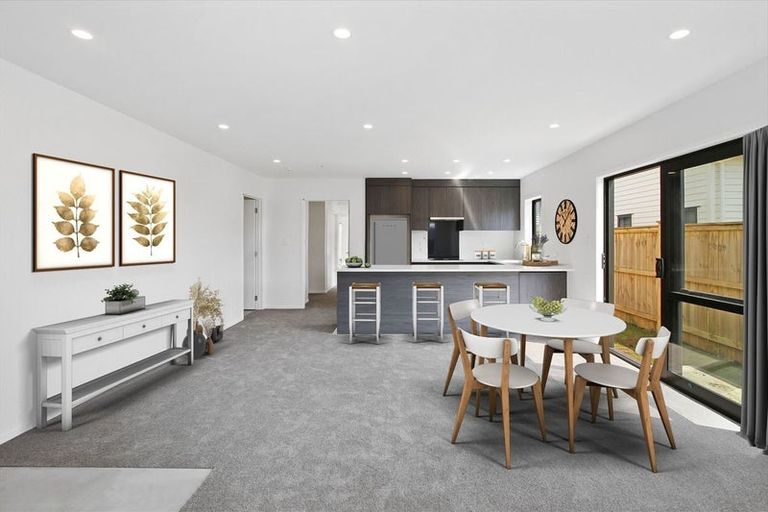 Photo of property in 9 Poutawa Lane, Clarks Beach, 2122